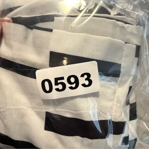 Vince Camuto Black and White Sheath Mini Dress - Picture 11 of 11